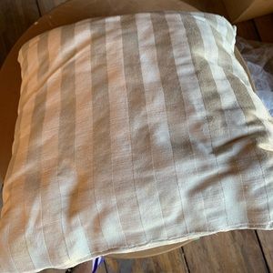 Pillows that come in a set of 2